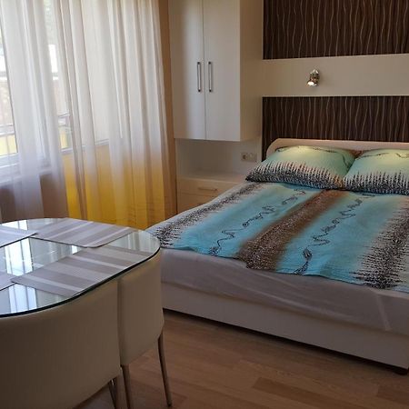 Lara Apartments Siófok Buitenkant foto