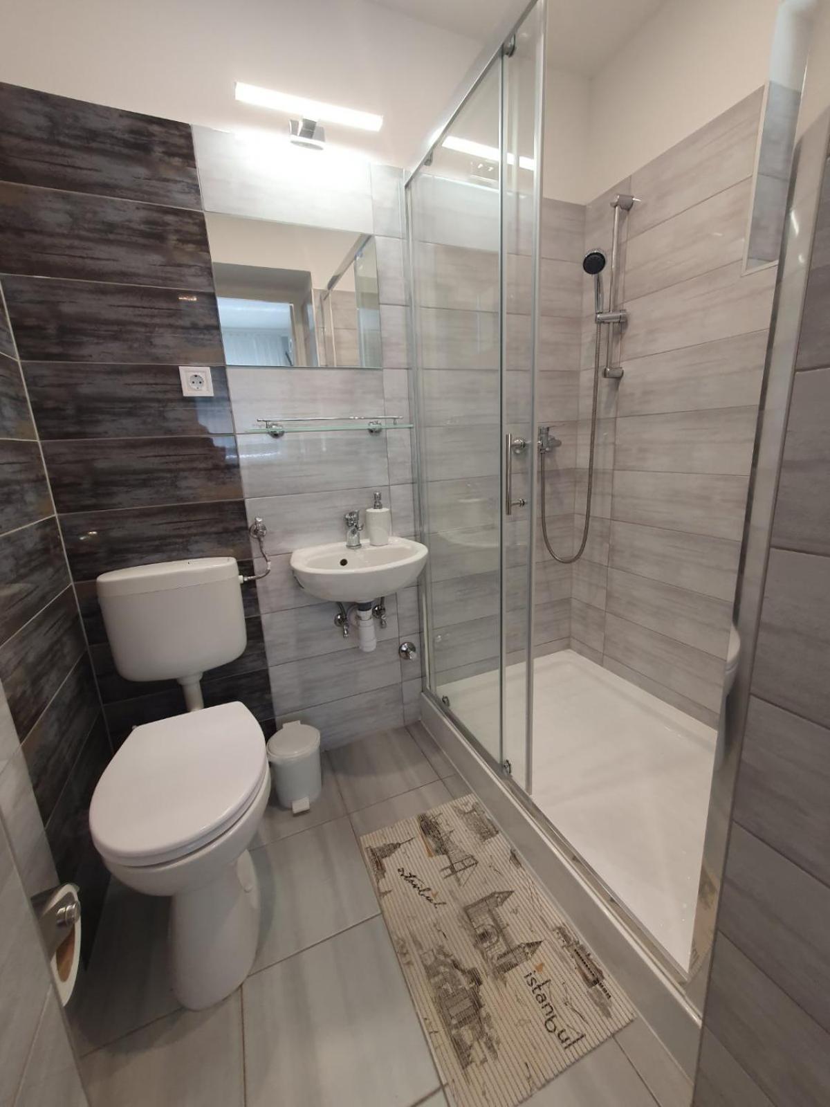 Lara Apartments Siófok Buitenkant foto